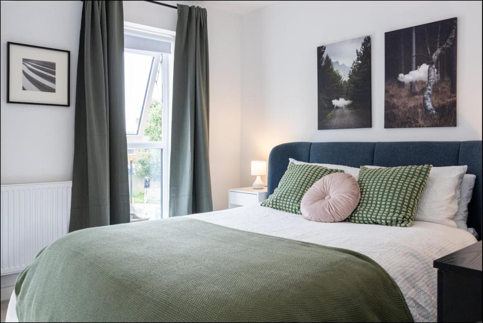 Elegance Retreat - 2 Bed Holiday Home With Parking Manchester Eksteriør billede